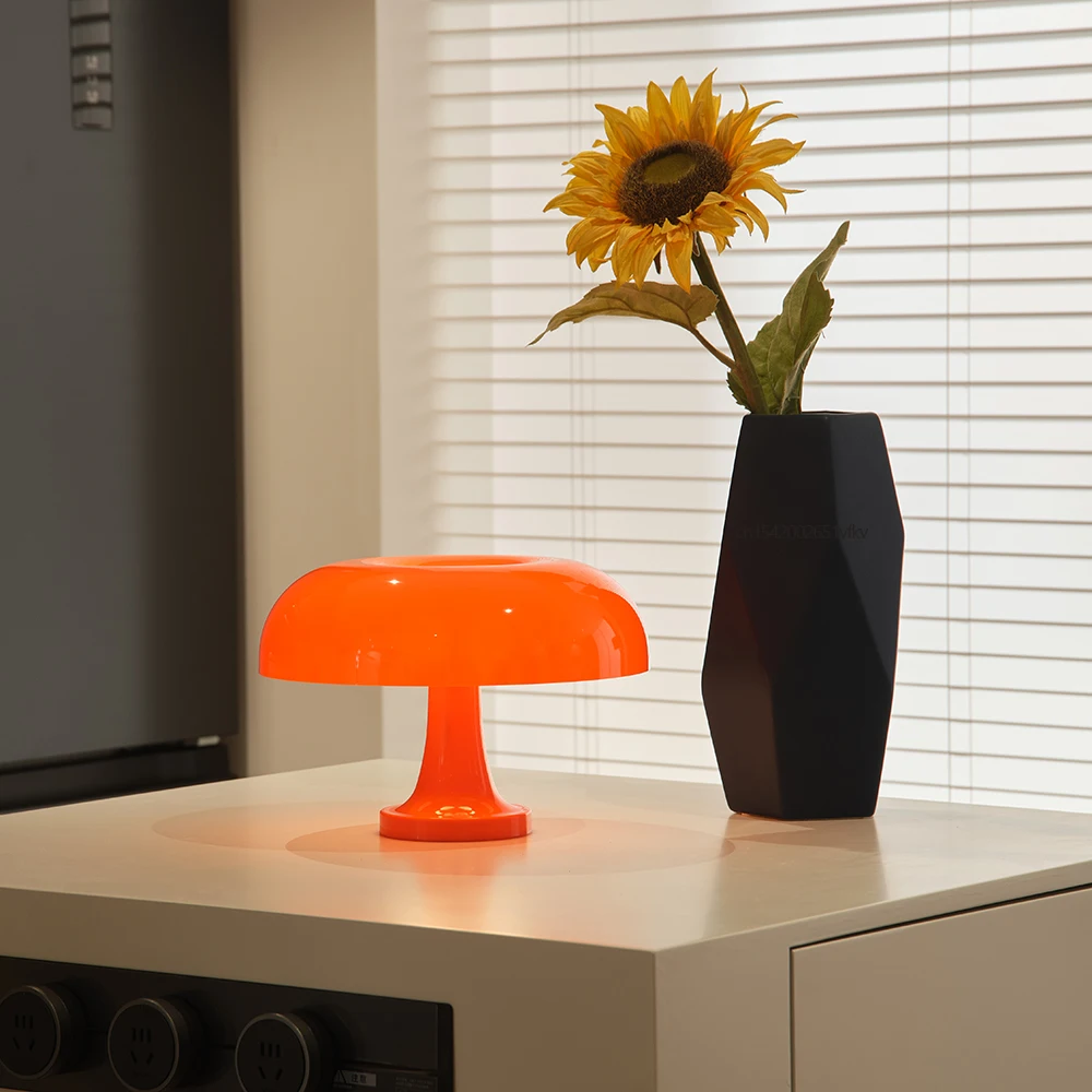 Retro Mushroom Glow Table Lamp